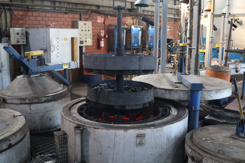Revenimento tratamento térmico de metais Soluções de Engenharia Térmica